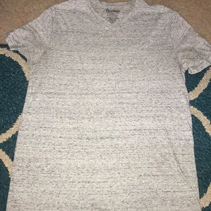 Pinakin T-Shirt / V-Neck